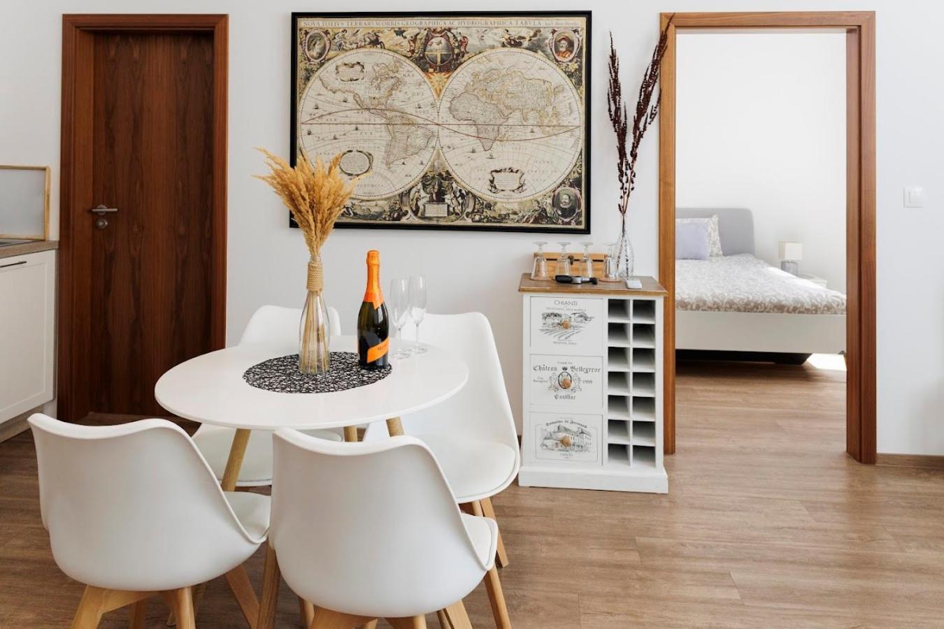 Diamond Residence In Old Town With Free Parking Bratislava Exterior foto